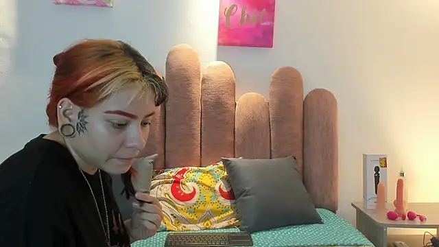 Lily666  online show from 10/01/25, 07:53