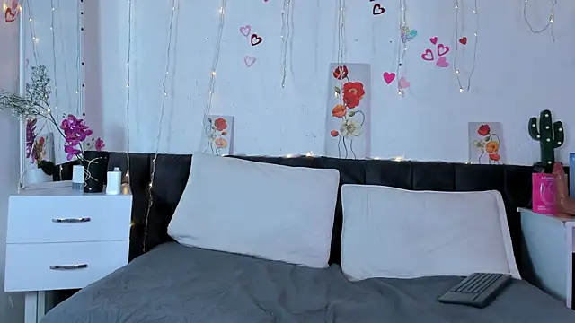 AmaraMoon  online show from 11/05/25, 07:14