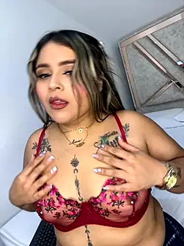 Snapshot of ashley-swift- chatting on 10/03/25, 06:32 ashley-swift- online show from 10/03/25, 06:32