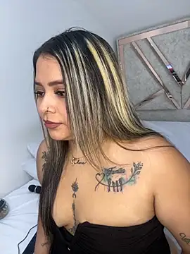 Snapshot of ashley-swift- chatting on 10/21/25, 09:54 ashley-swift- online show from 10/21/25, 09:54