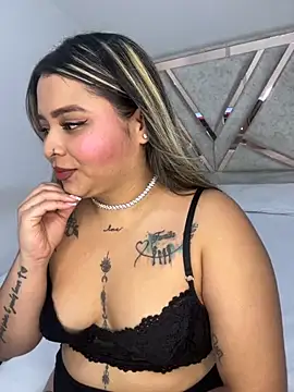 Snapshot of ashley-swift- chatting on 10/23/25, 04:34 ashley-swift- online show from 10/23/25, 04:34