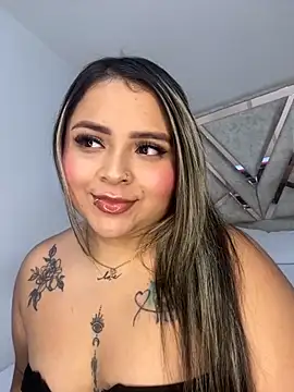 Snapshot of ashley-swift- chatting on 11/17/25, 10:54 ashley-swift- online show from 11/17/25, 10:54