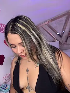 Snapshot of ashley-swift- chatting on 03/10/26, 05:56 ashley-swift- online show from 03/10/26, 05:56