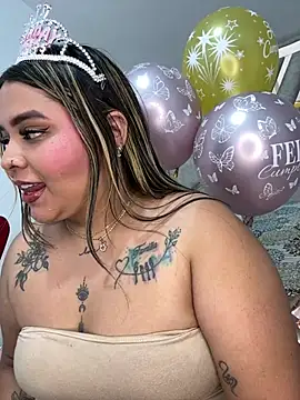 Snapshot of ashley-swift- chatting on 04/14/26, 06:41 ashley-swift- online show from 04/14/26, 06:41