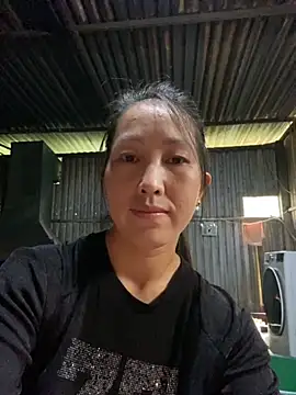 Huong-Ly online show from 09/10/25, 04:45