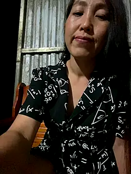 Huong-Ly online show from 10/19/25, 01:45