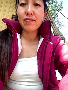 Huong-Ly online show from 01/18/26, 05:55