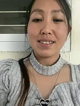 Huong-Ly online show from 01/19/26, 01:37