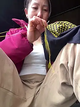 Huong-Ly online show from 02/04/26, 02:28