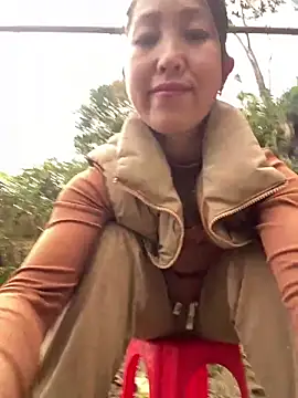 Huong-Ly online show from 02/14/26, 09:06