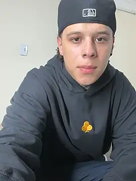 Snapshot of jordan_422 chatting on 03/18/26, 11:08 jordan 422 online show from 03/18/26, 11:08