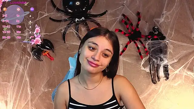 Snapshot of Leila_Hefner chatting on 10/15/25, 02:44 Leila Hefner online show from 10/15/25, 02:44