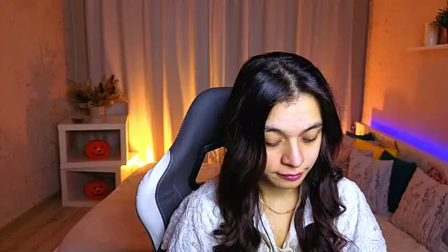 Snapshot of Leila_Hefner chatting on 11/15/25, 02:53 Leila Hefner online show from 11/15/25, 02:53