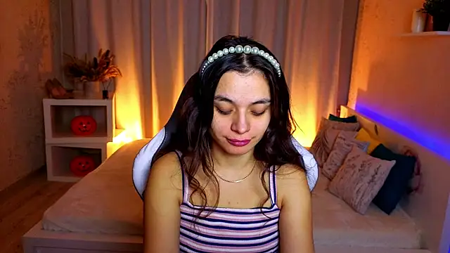 Snapshot of Leila_Hefner chatting on 11/20/25, 02:56 Leila Hefner online show from 11/20/25, 02:56