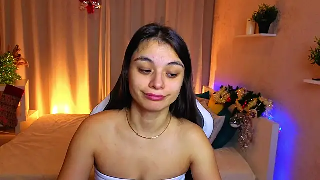 Snapshot of Leila_Hefner chatting on 12/04/25, 02:43 Leila Hefner online show from 12/04/25, 02:43