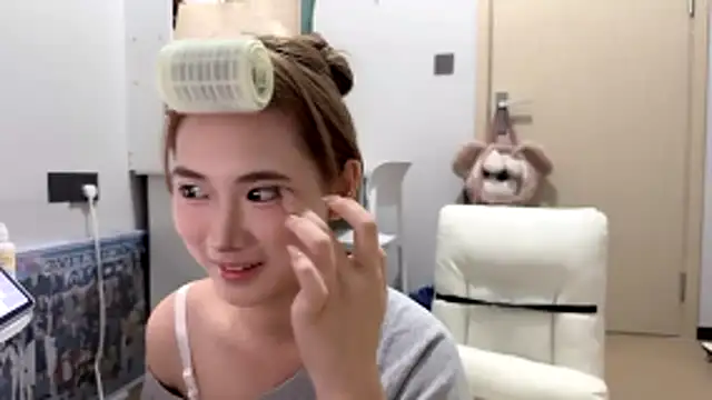 Snapshot of Ann-cookie chatting on 11/07/25, 01:55 Ann-cookie online show from 11/07/25, 01:55