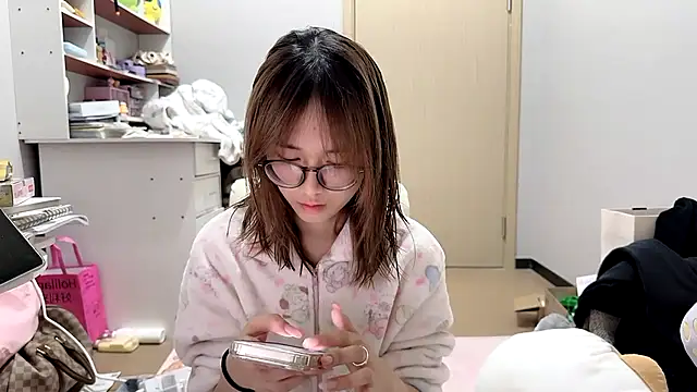 Snapshot of Ann-cookie chatting on 03/18/26, 05:05 Ann-cookie online show from 03/18/26, 05:05