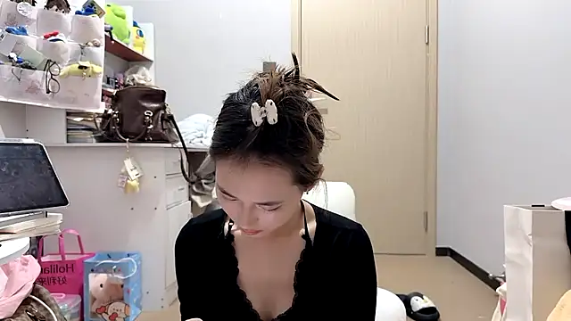Snapshot of Ann-cookie chatting on 04/09/26, 04:12 Ann-cookie online show from 04/09/26, 04:12