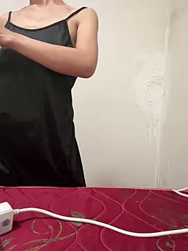 Snapshot of crhong666 chatting on 09/29/25, 01:00 crhong666 online show from 09/29/25, 01:00