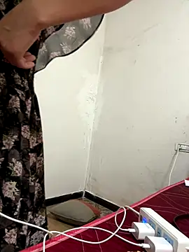 Snapshot of crhong666 chatting on 10/01/25, 12:38 crhong666 online show from 10/01/25, 12:38