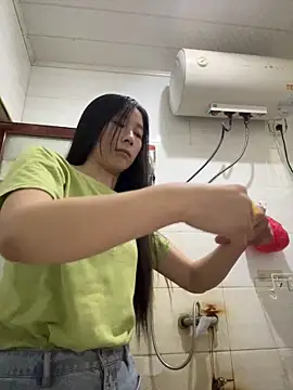 Snapshot of crhong666 chatting on 10/01/25, 11:55 crhong666 online show from 10/01/25, 11:55