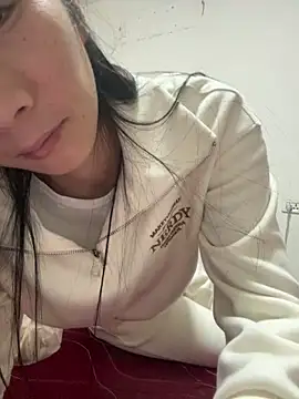 Snapshot of crhong666 chatting on 11/07/25, 12:32 crhong666 online show from 11/07/25, 12:32