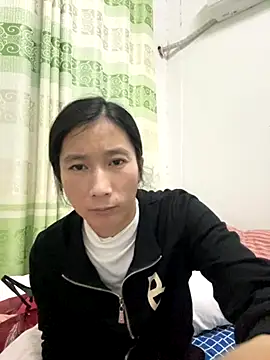 Snapshot of crhong666 chatting on 11/10/25, 12:26 crhong666 online show from 11/10/25, 12:26