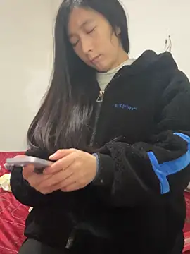 Snapshot of crhong666 chatting on 11/20/25, 12:11 crhong666 online show from 11/20/25, 12:11