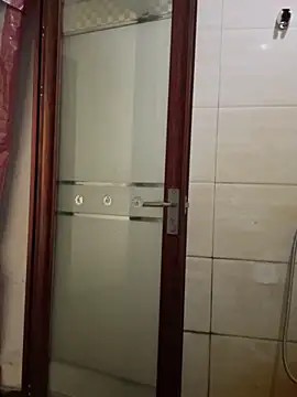 crhong666 online show from 12/17/25, 12:38