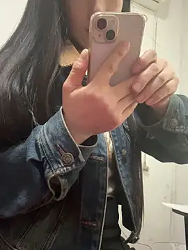 crhong666 online show from 03/31/26, 12:45