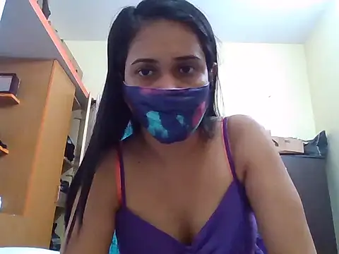 Snapshot of Curvyqueenz chatting on 11/06/25, 04:52 Curvyqueenz online show from 11/06/25, 04:52