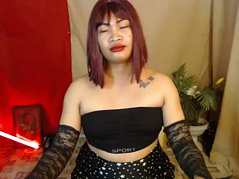 Snapshot of miss_laila_ chatting on 12/05/25, 10:57 miss laila online show from 12/05/25, 10:57