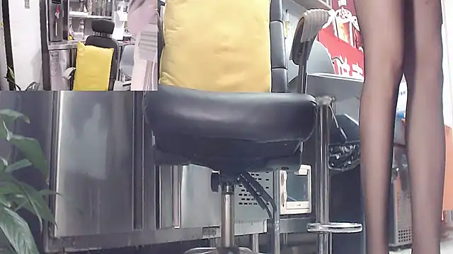 Eileen-L online show from 10/04/25, 01:03