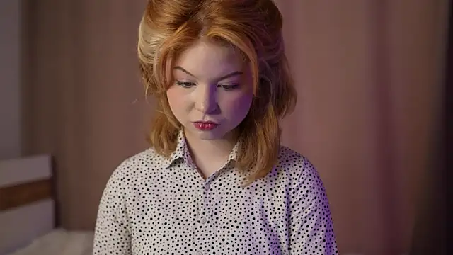 Stella Vanila online show from 09/20/25, 07:42