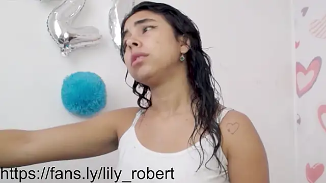 Snapshot of lily_robertss_ chatting on 09/13/25, 03:12 lily robertss online show from 09/13/25, 03:12