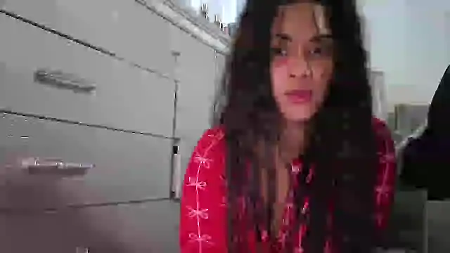 LuckyKhloe online show from 11/25/25, 02:06