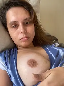 Snapshot of SashaMuller89 chatting on 12/20/25, 06:15 SashaMuller89 online show from 12/20/25, 06:15