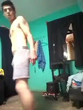 Snapshot of TragicAirplane168 chatting on 10/25/25, 03:40 TragicAirplane168 online show from 10/25/25, 03:40