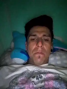 Snapshot of TragicAirplane168 chatting on 11/16/25, 02:22 TragicAirplane168 online show from 11/16/25, 02:22