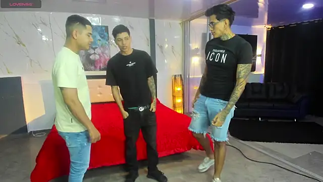 Snapshot of Playhardsex_ chatting on 03/24/26, 11:32 Playhardsex online show from 03/24/26, 11:32