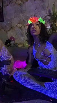 Snapshot of hannachris- chatting on 10/28/25, 12:36 hannachris- online show from 10/28/25, 12:36