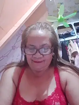 Snapshot of vickyhot1966 chatting on 06/16/26, 12:52 vickyhot1966 online show from 06/16/26, 12:52