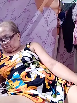 Snapshot of vickyhot1966 chatting on 06/28/26, 05:13 vickyhot1966 online show from 06/28/26, 05:13