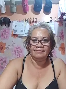 Snapshot of vickyhot1966 chatting on 07/11/26, 10:33 vickyhot1966 online show from 07/11/26, 10:33