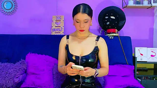 Snapshot of CristalRose chatting on 04/03/26, 09:46 CristalRose online show from 04/03/26, 09:46