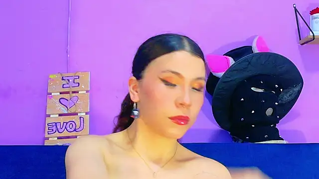 Snapshot of CristalRose chatting on 04/09/26, 10:15 CristalRose online show from 04/09/26, 10:15