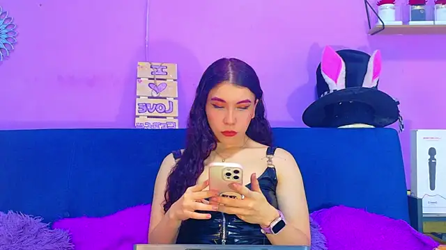 Snapshot of CristalRose chatting on 04/20/26, 05:48 CristalRose online show from 04/20/26, 05:48