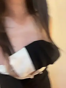 Snapshot of xixi_gougou chatting on 12/03/25, 04:16 xixi gougou online show from 12/03/25, 04:16