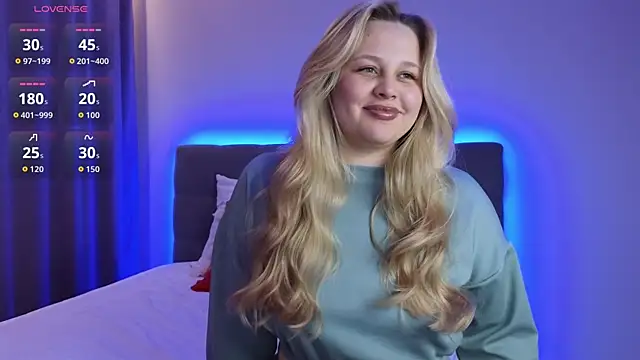 Snapshot of Estella_Elwood chatting on 10/04/25, 05:44 Estella Elwood online show from 10/04/25, 05:44