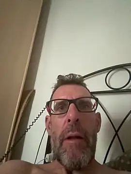 Snapshot of gigolobcn chatting on 09/08/25, 05:23 gigolobcn online show from 09/08/25, 05:23